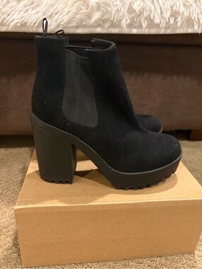 H&M Divided faux-suede platform Chelsea boots